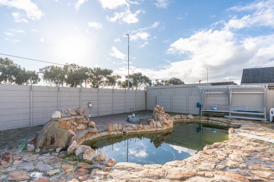 3 Bedroom Property for Sale in Bothasig Western Cape